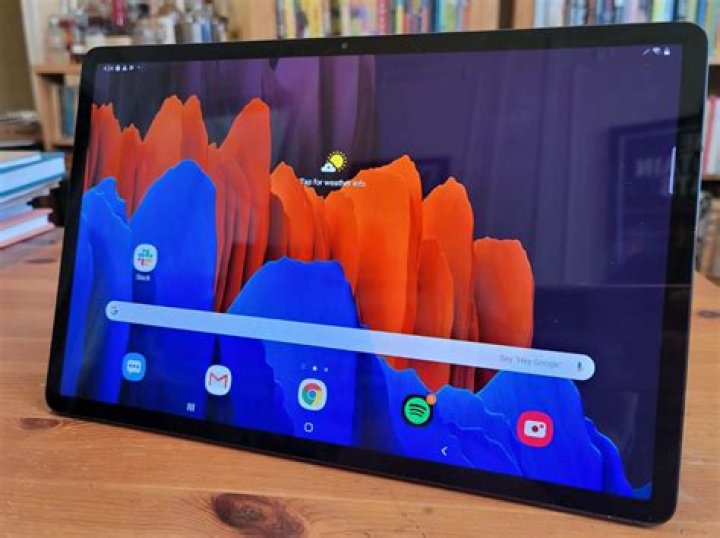 How do I use the front camera on my Samsung tablet?