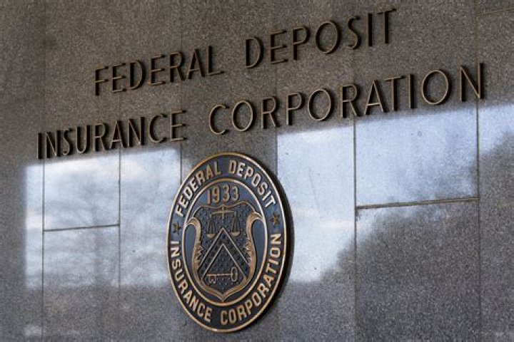 What were the goals of the Federal Deposit Insurance Corporation?