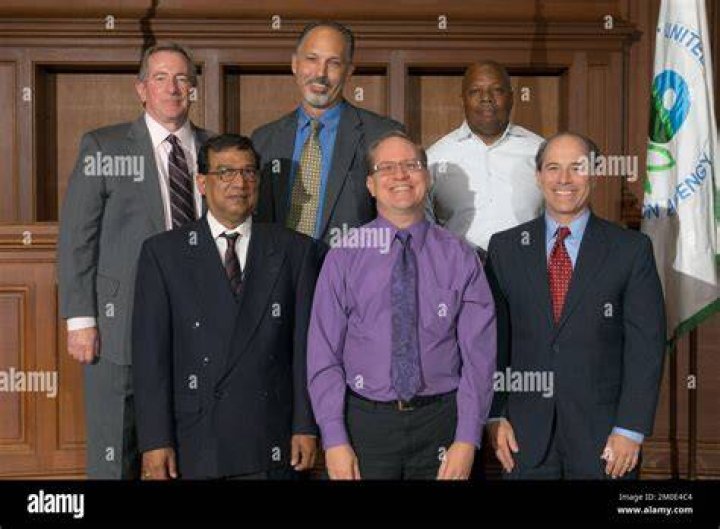 Who is the chief financial officer of the federal government?